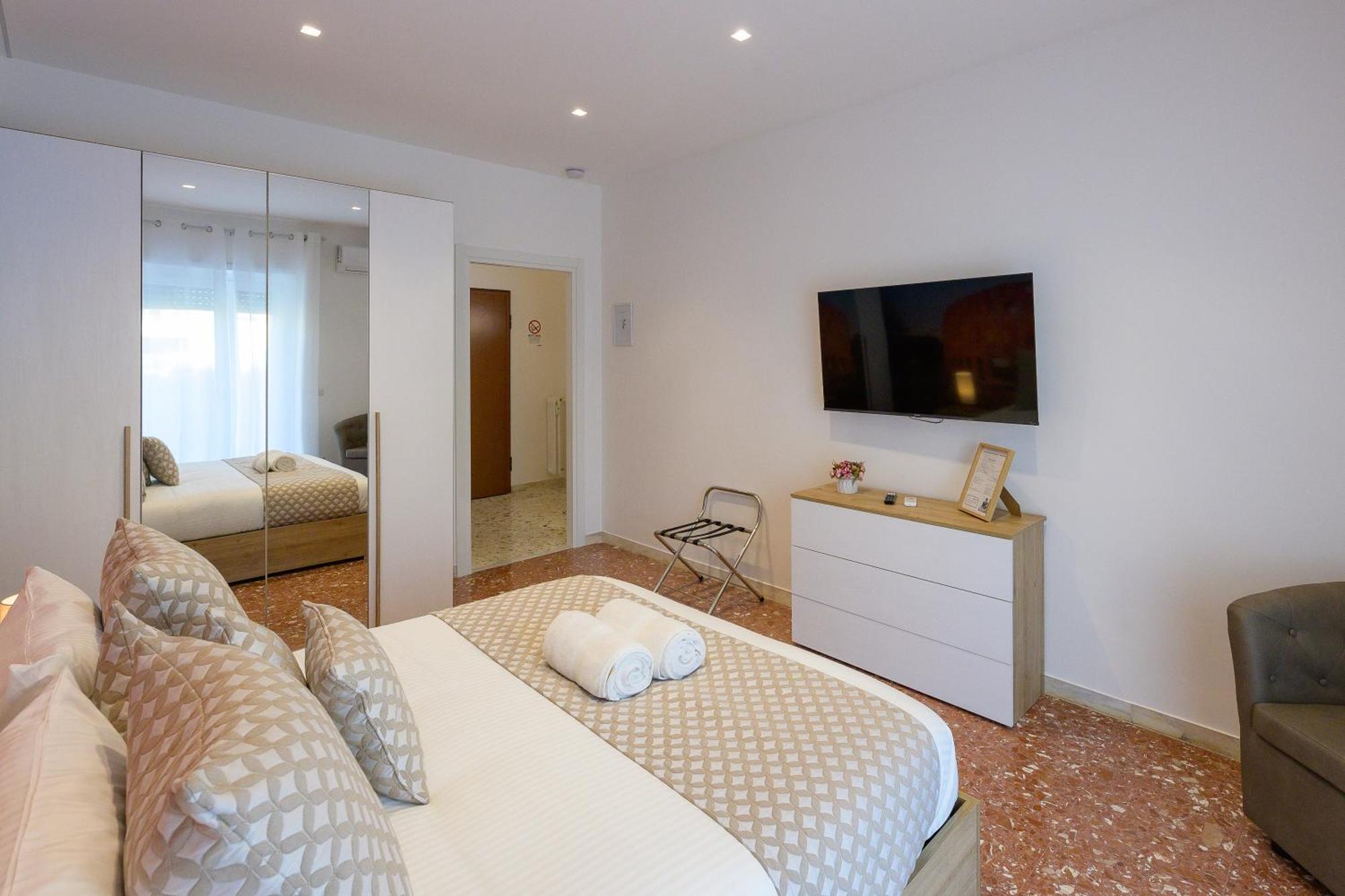 Luxury Suite-Metro Malatesta Рим Екстериор снимка